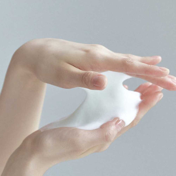 celimax - The Real Noni Acne Bubble Cleanser - Jemná čisticí pěna s BHA pro aknózní a problematickou pleť