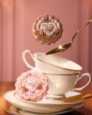 The Sweetie Bear Silk Satin Blush - Hedvábná saténová tvářenka s ultra jemnou texturou