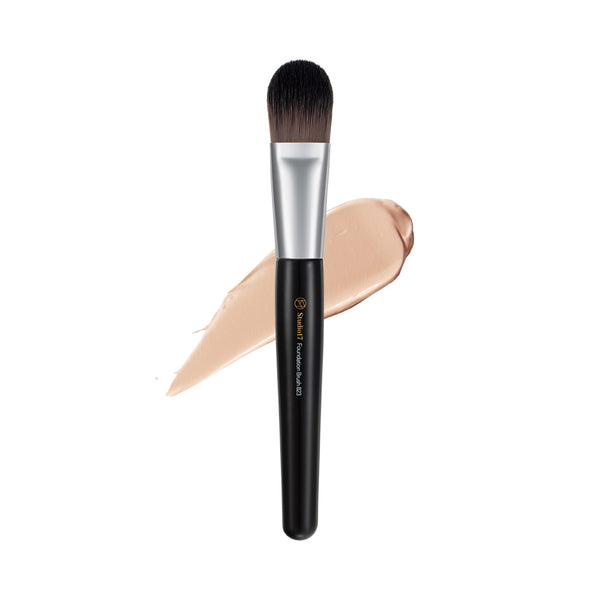 STUDIO17 - Foundation Brush 823 - Hustý štětec na make-up pro hladké a rovnoměrné nanesení
