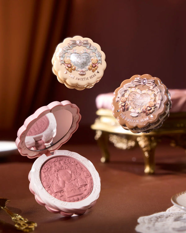 The Sweetie Bear Silk Satin Blush - Hedvábná saténová tvářenka s ultra jemnou texturou