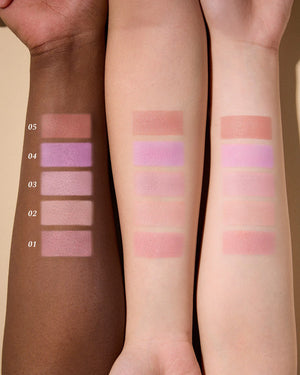 The Sweetie Bear Silk Satin Blush - Hedvábná saténová tvářenka s ultra jemnou texturou