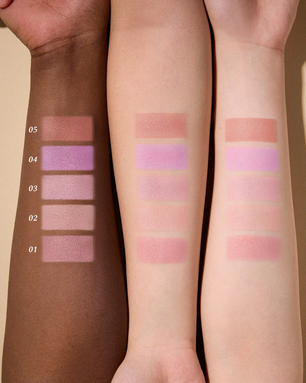 The Sweetie Bear Silk Satin Blush - Hedvábná saténová tvářenka s ultra jemnou texturou