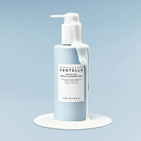 SKIN1004 - Madagascar Centella Hyalu-Cica Gentle Cleansing Milk - Jemné čisticí mléko pro šetrné odlíčení a hydrataci pleti 200 ml