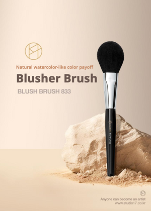 STUDIO17 - Blush Brush 833 - Jemný štětec na tvářenku, pudr a rozjasňovač