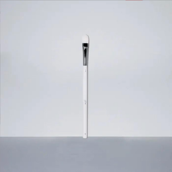 glow - Flat Concealer Brush #C01 - Profesionální plochý štětec na korektor