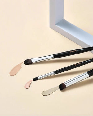 STUDIO17 - Spot Concealer Brush 474 - Malý štětec na korektor pro přesné zakrytí drobných nedokonalostí